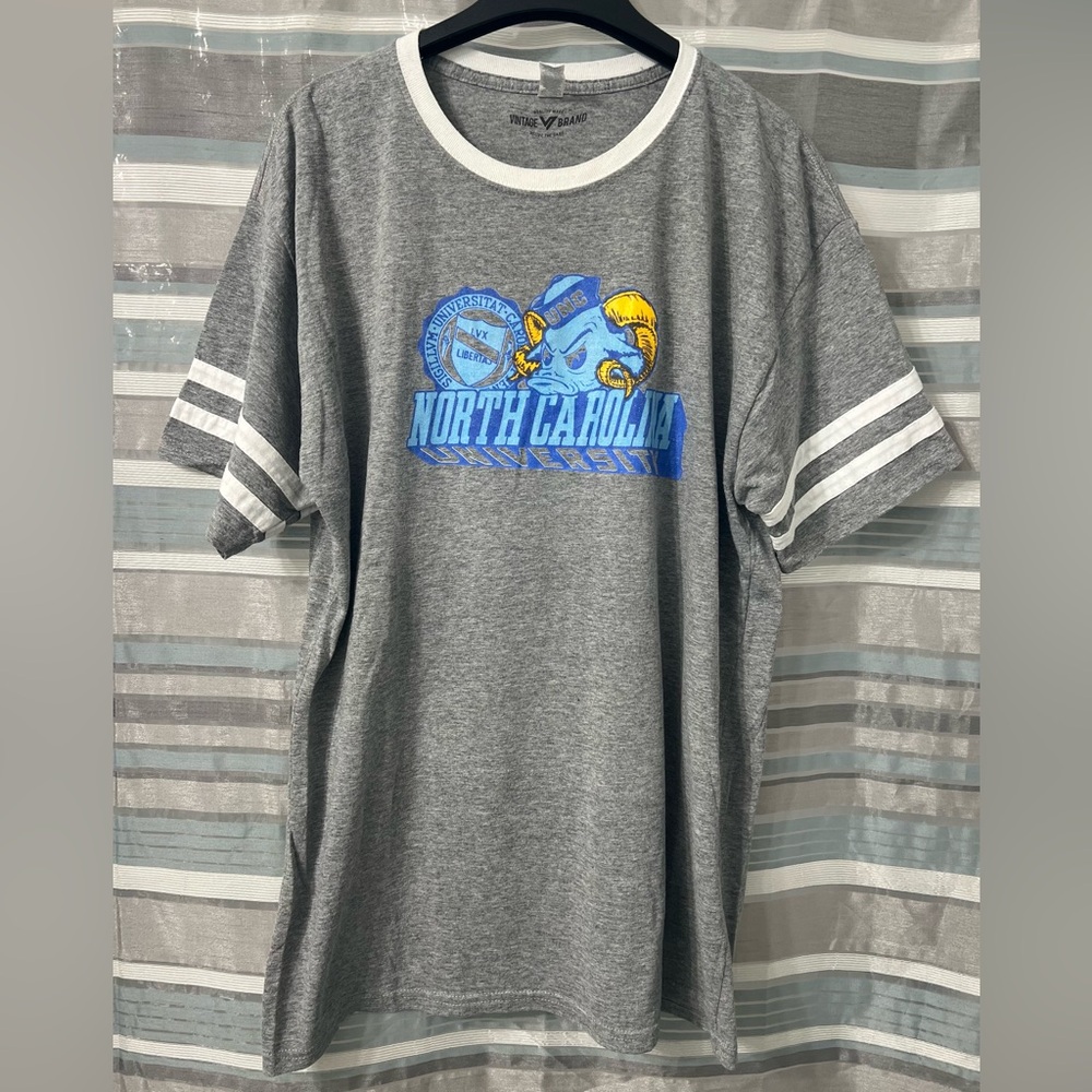UNC Tar Heels Retro Logo Gray T-Shirt